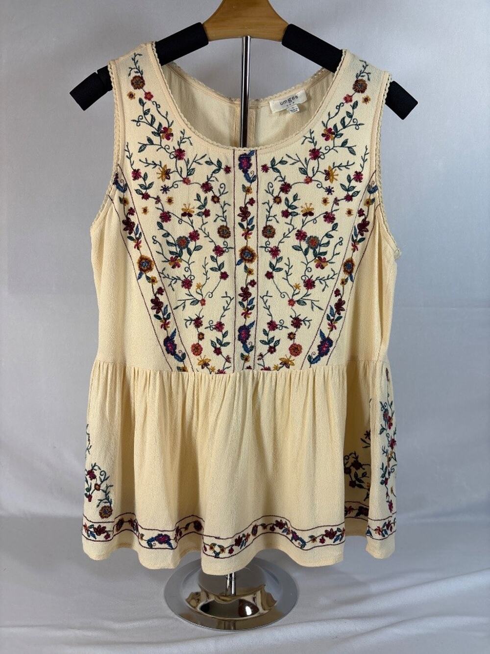 Umgee Cream Floral Embroidered Sleeveless Top Size S, Boho